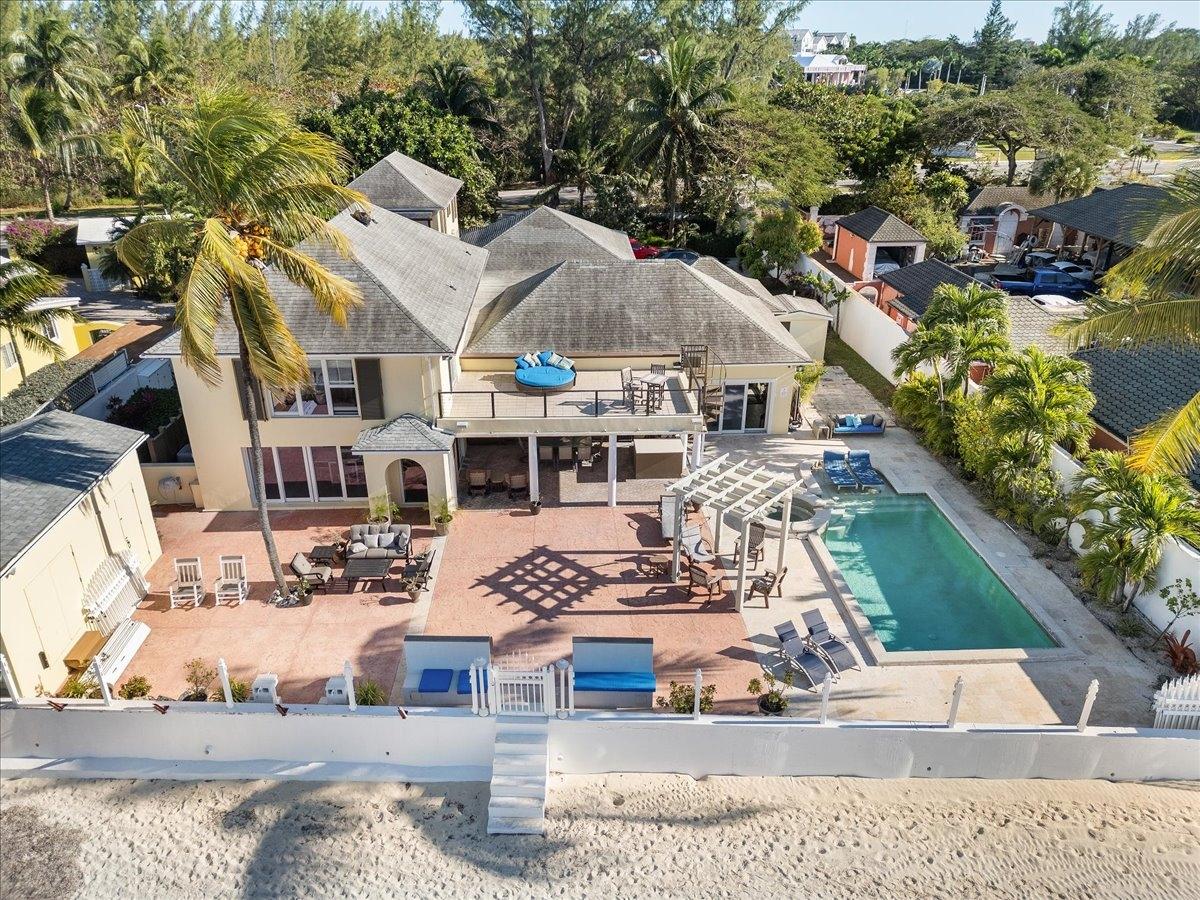 Oceanfront 6-bedroom home