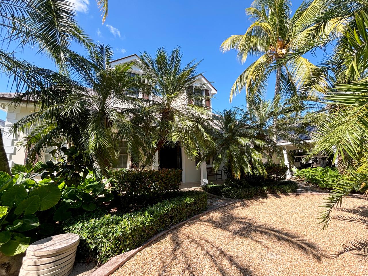 Luxury Waterfront Home in Old Fort Bay